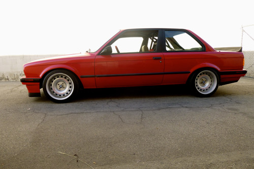 BMW E30 with Corsa GT-200 Series Steelies