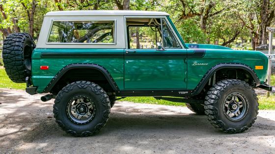 1975 Ford Bronco Modified by jmoffet