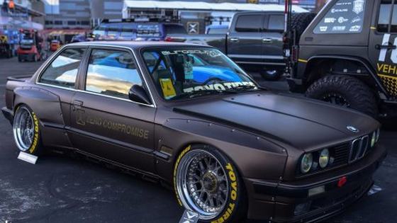 Widebody BMW E30
