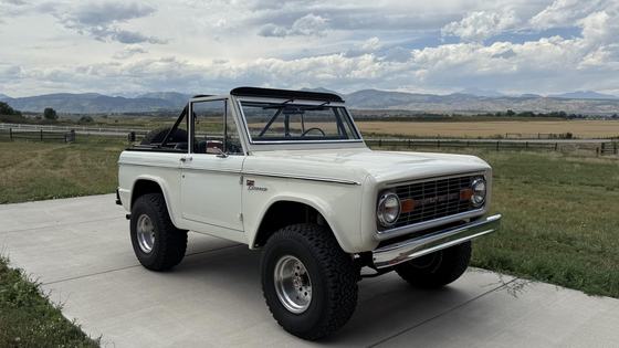 1977 Ford Bronco by Ameliaguidi