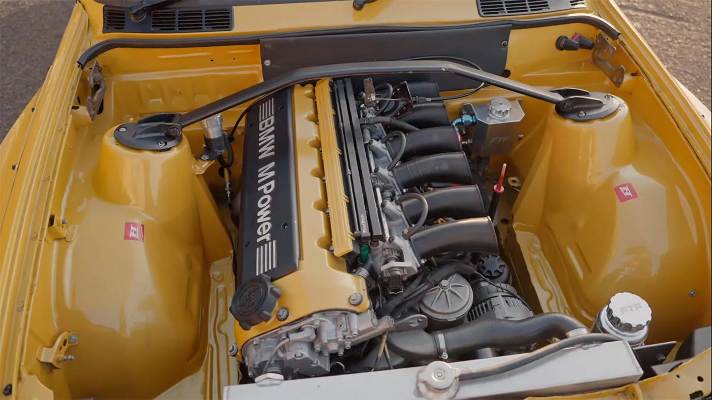 S50-Powered BMW E30 by Race-Art SA