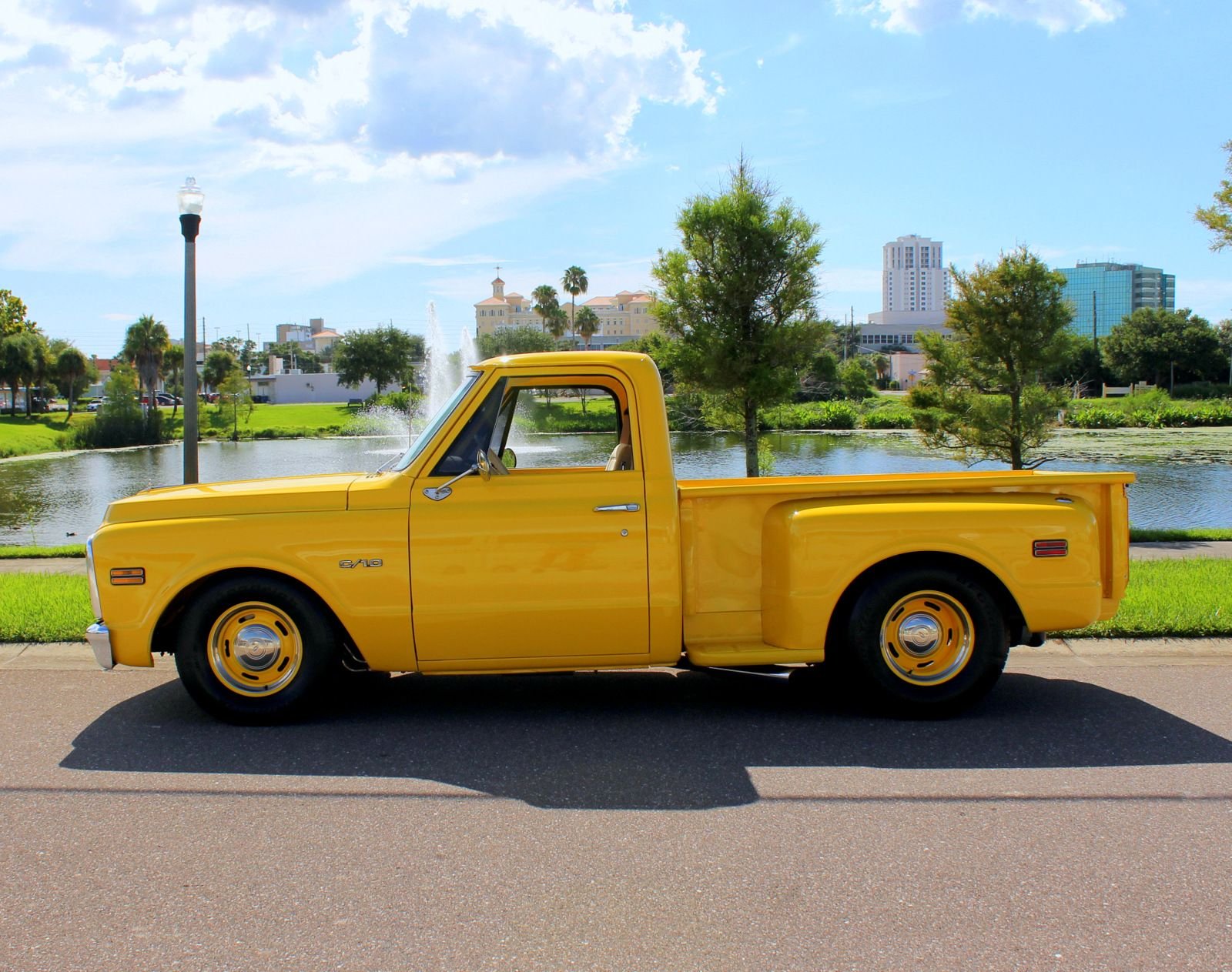 454ci V8 1969 Chevrolet C10 Restomod