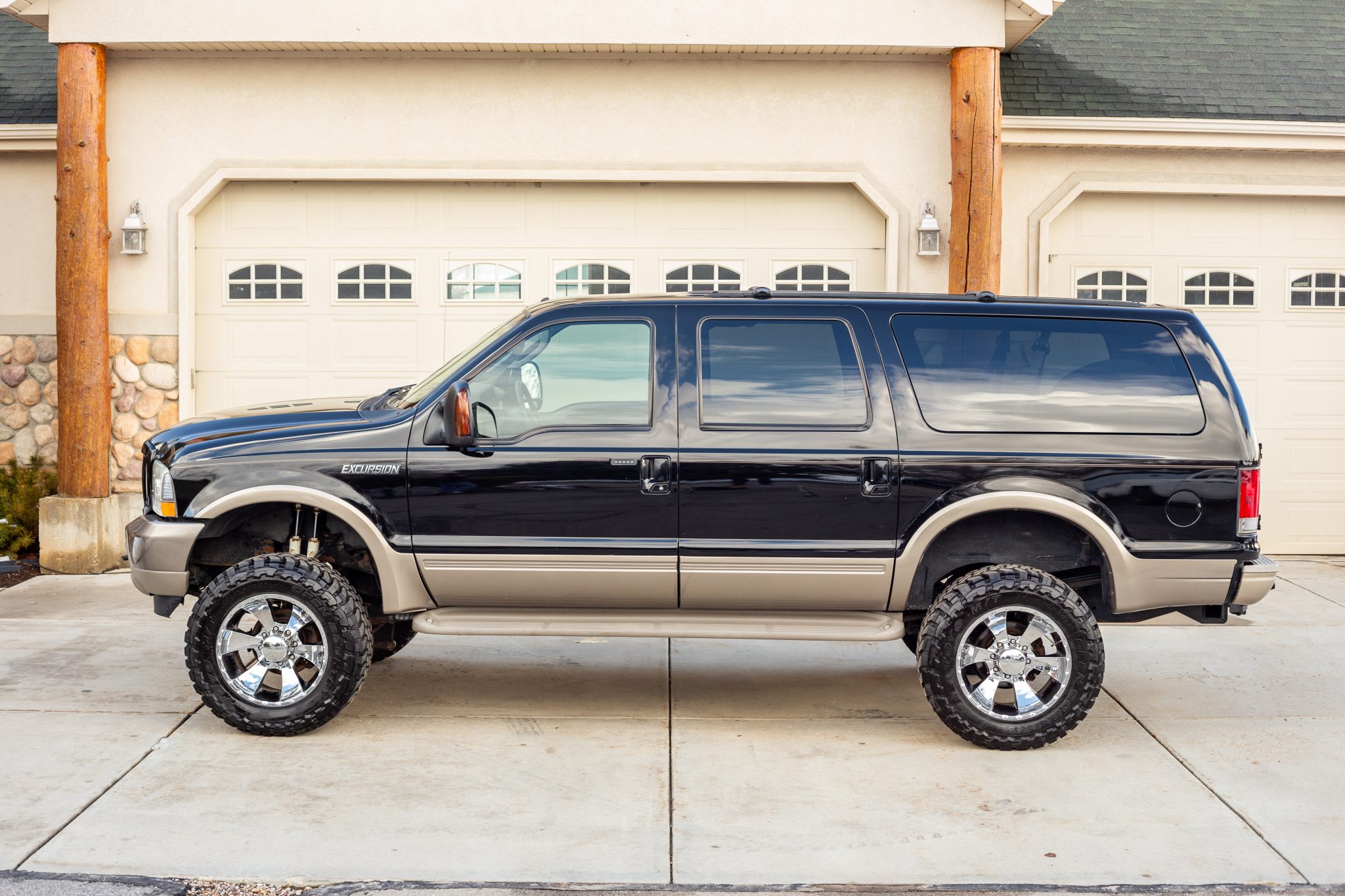 Modified 2004 Ford Excursion Eddie Bauer