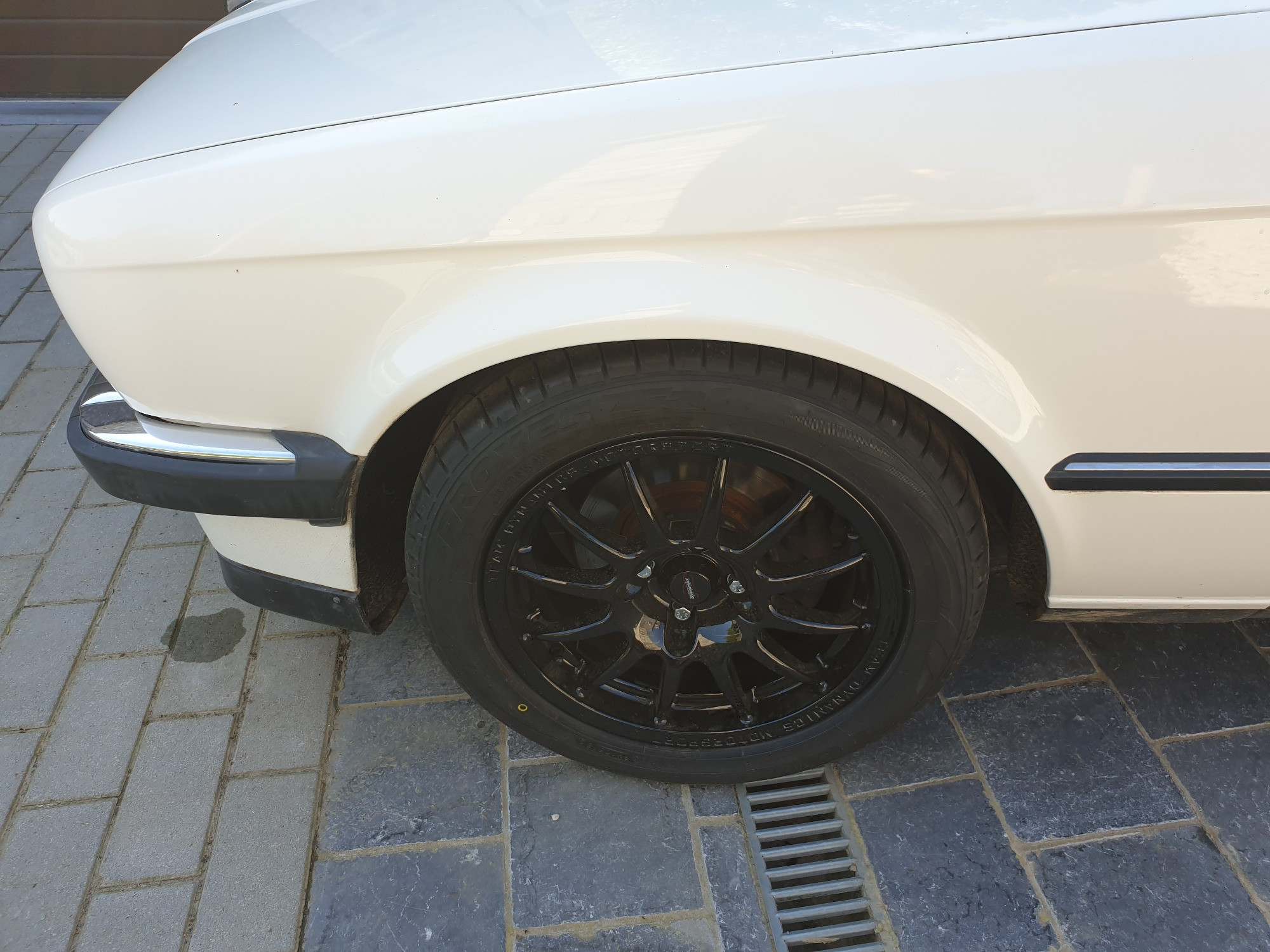 1986 BMW 3 Series with Team Dynamics Wheels