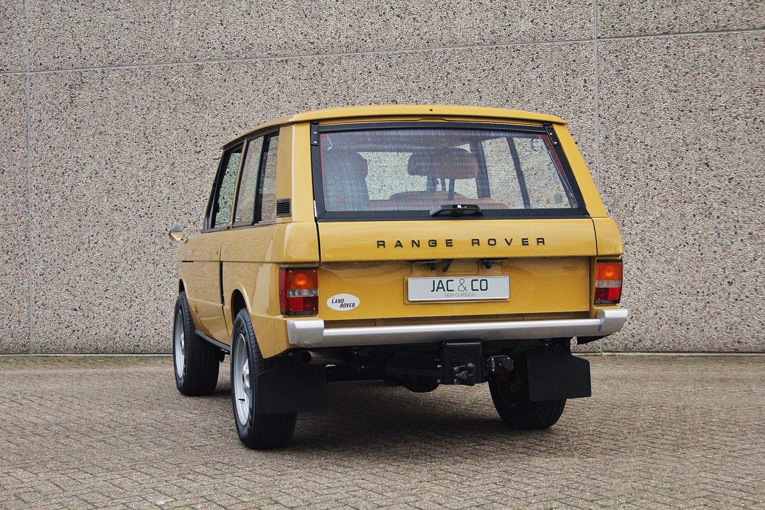 500hp LT1-Powered 1972 Range Rover S1