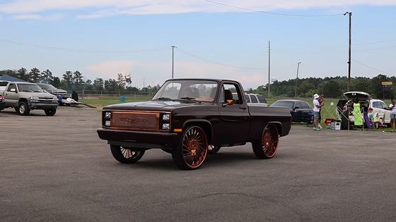 LS-Swapped Chevrolet C10 with 30-Inch Forgiatos