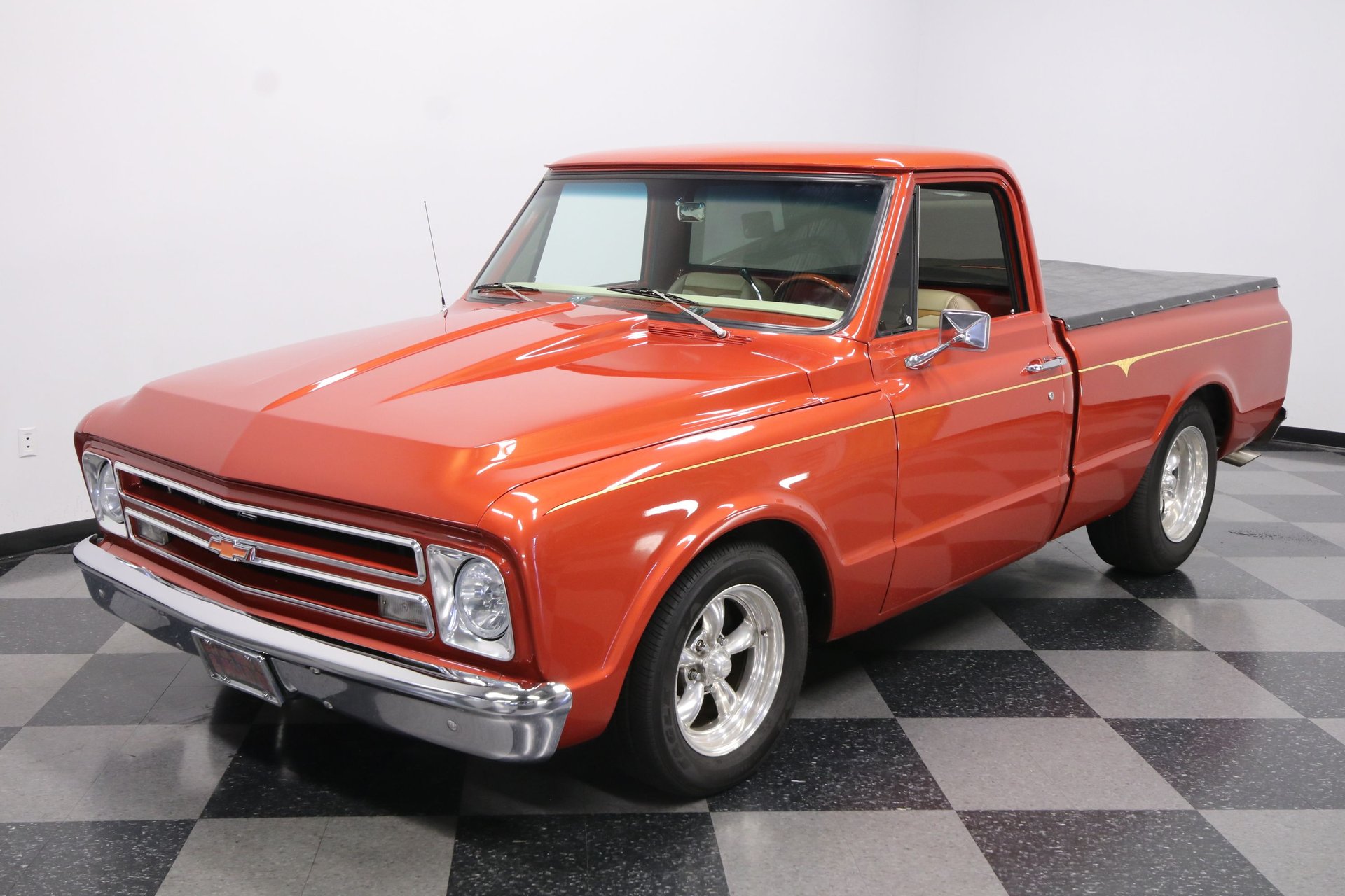 402 Big-Block Chevrolet C10 Restomod