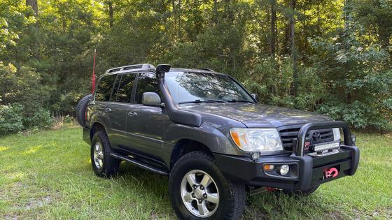 2006 Toyota Land Cruiser UZJ100 with ARB Lockers