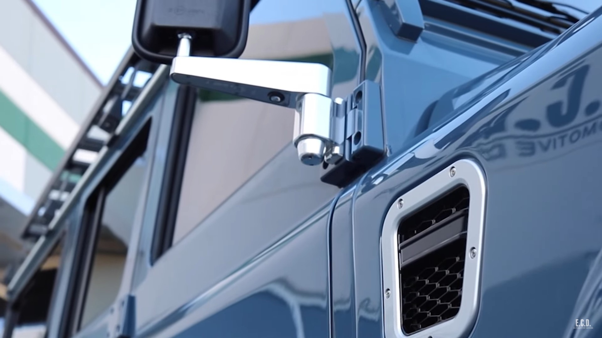 Tesla 450hp Land Rover Defender 110 by ECD