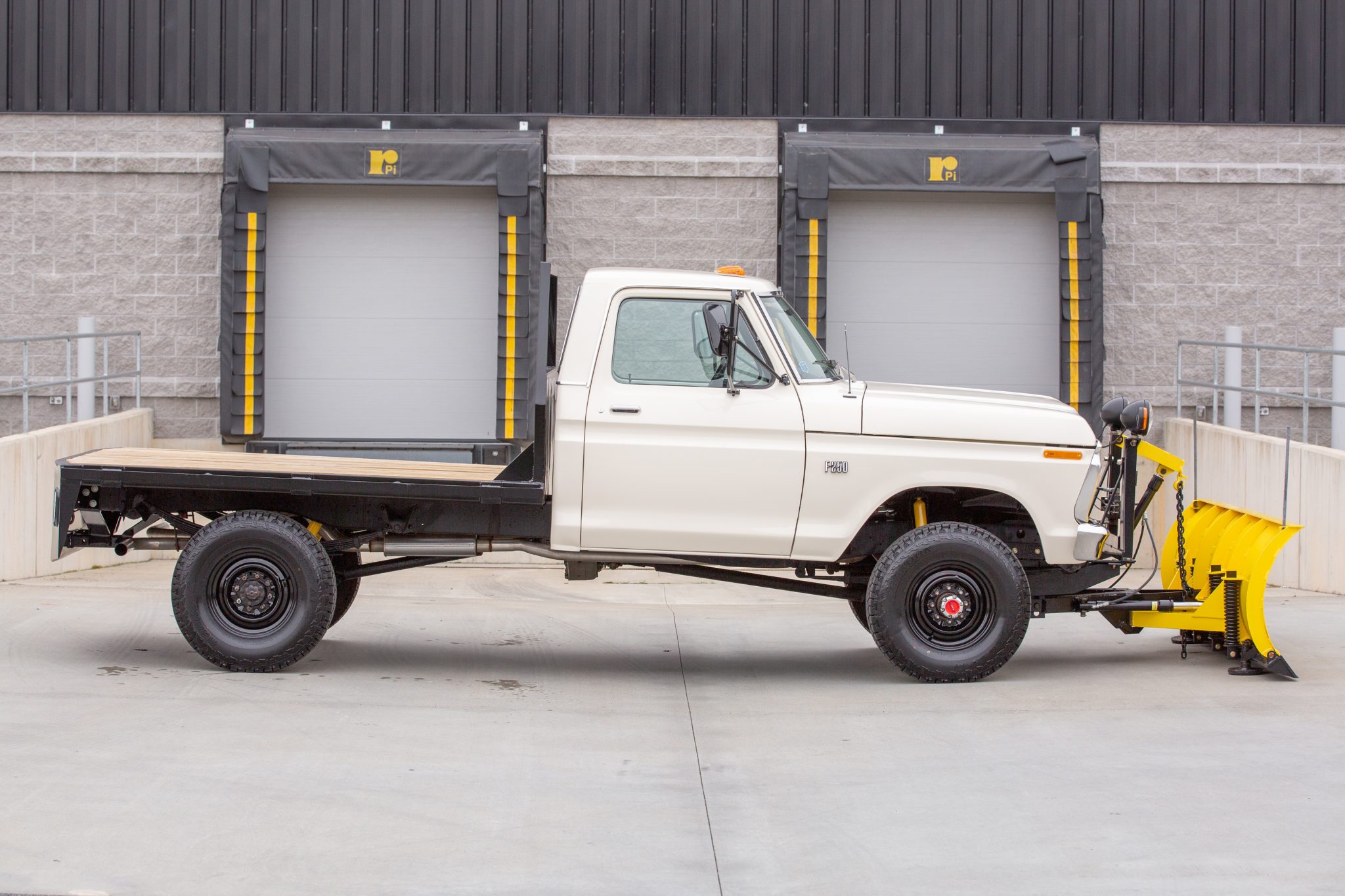 1976 Ford F-250 Flatbed with Snow Plow