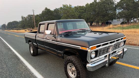 1977 Ford F-250 Custom Highboy Crew Cab 4×4