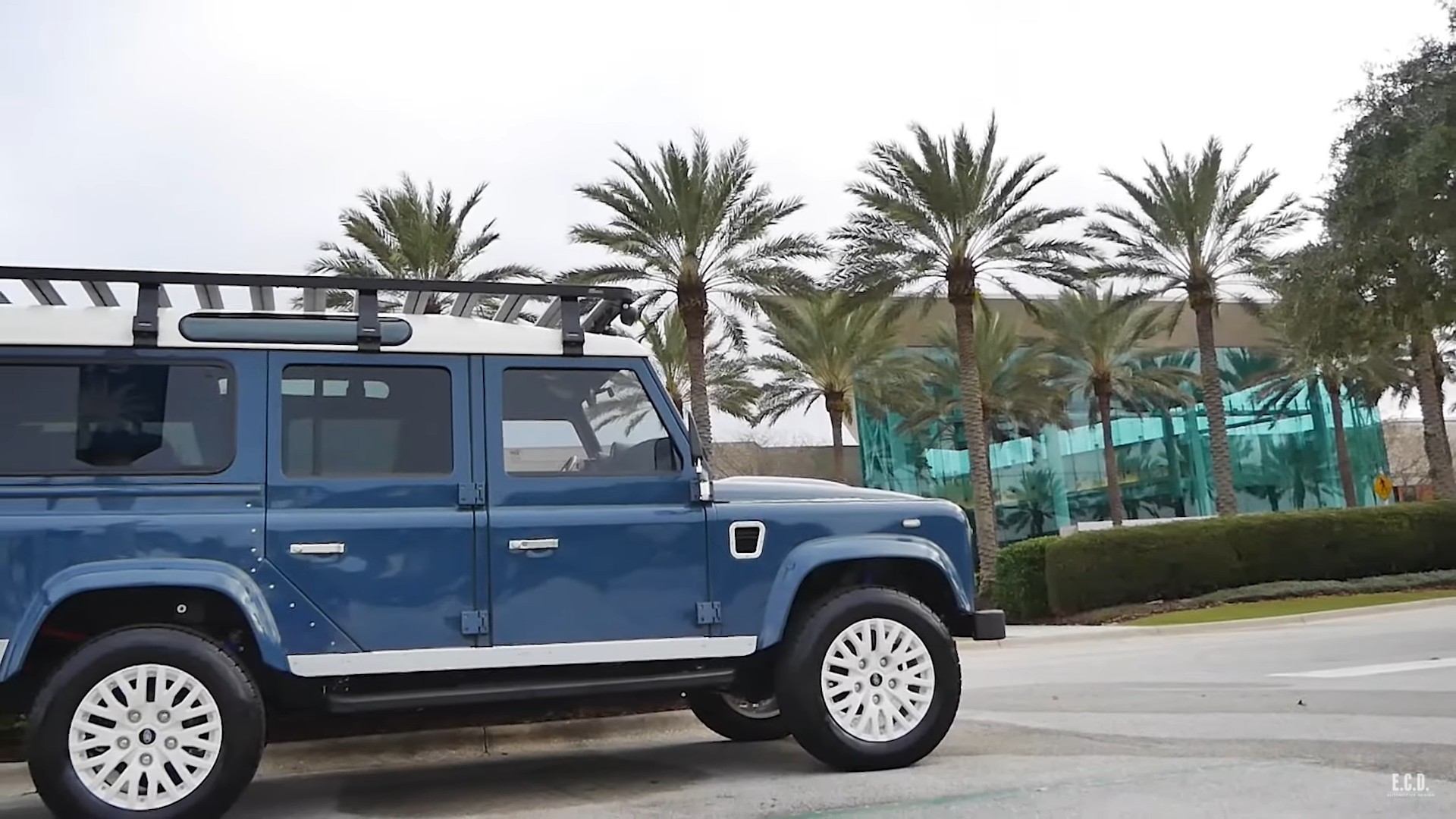 Tesla 450hp Land Rover Defender 110 by ECD