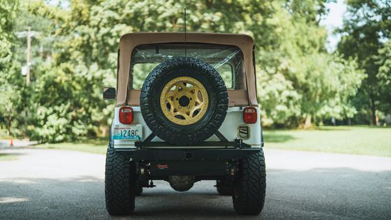 1983 Jeep CJ-5 Modified 6-Speed