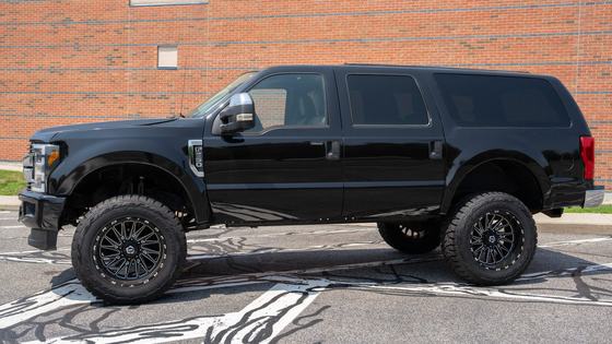 2005 Ford Excursion XLT V10 4×4