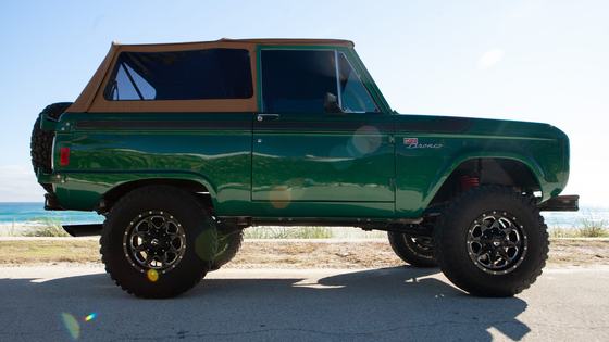 Modified 1977 Ford Bronco with 302ci V8