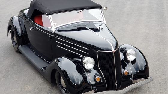 Edelbrock Racing V8-Powered 1936 Ford Roadster