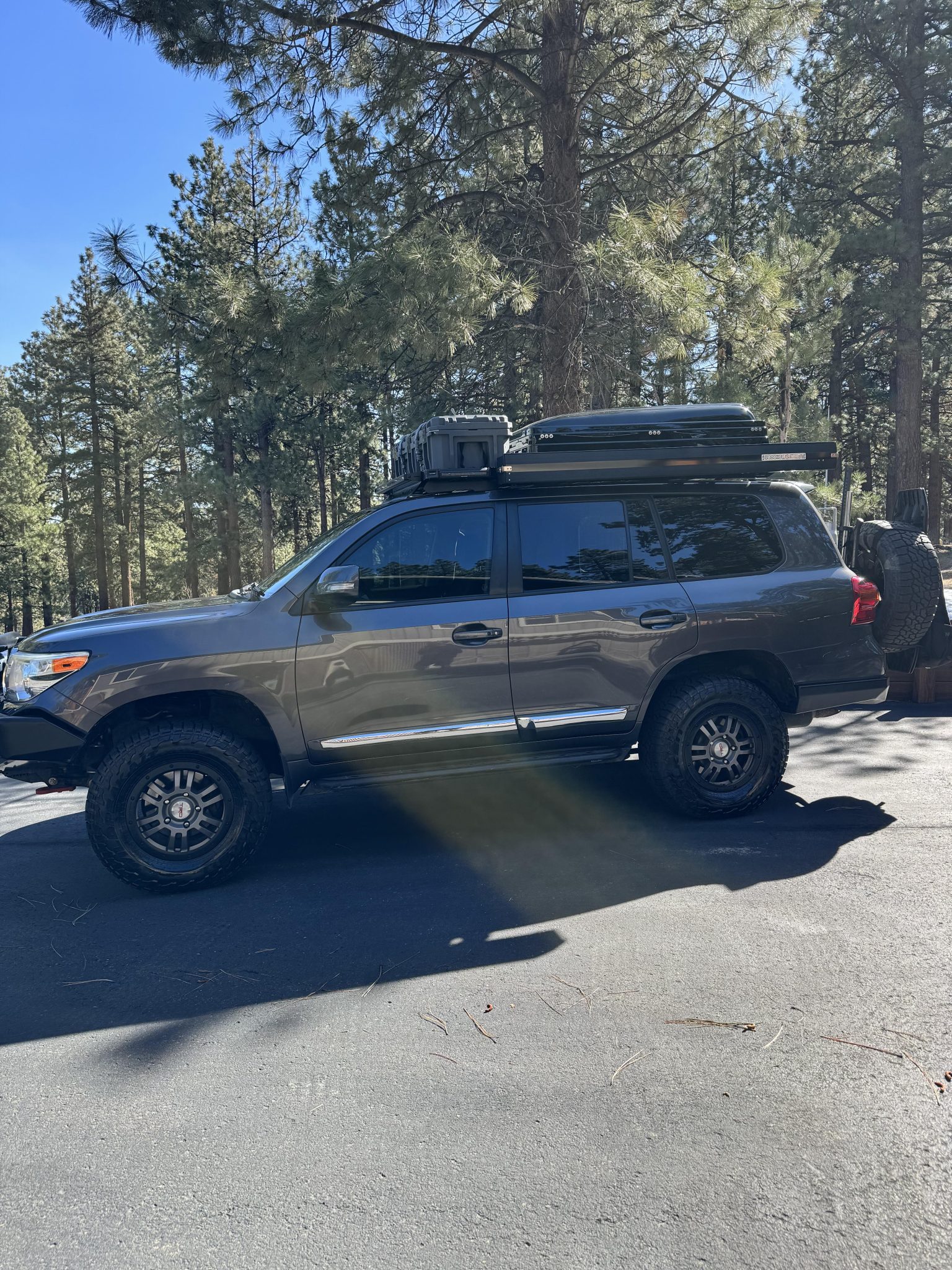 2014 Toyota Land Cruiser URJ200 by ckgreen06