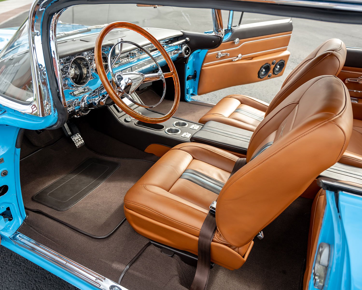 1959 Pontiac Bonneville Restomod in Riviera Blue