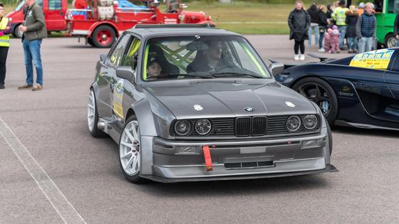 S85 V10-Powered BMW E30