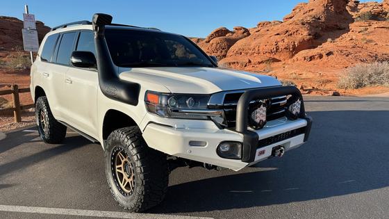 Modified 2020 Toyota Land Cruiser URJ200 Heritage Edition