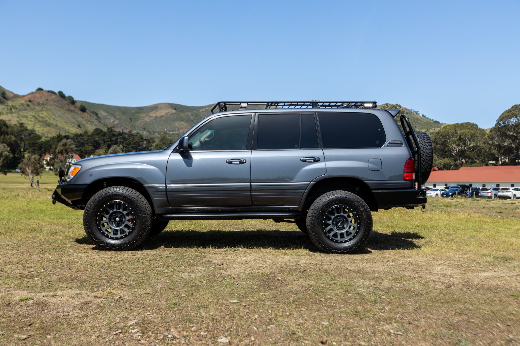 2006 Lexus LX470 by Mudrack Custom Cruisers