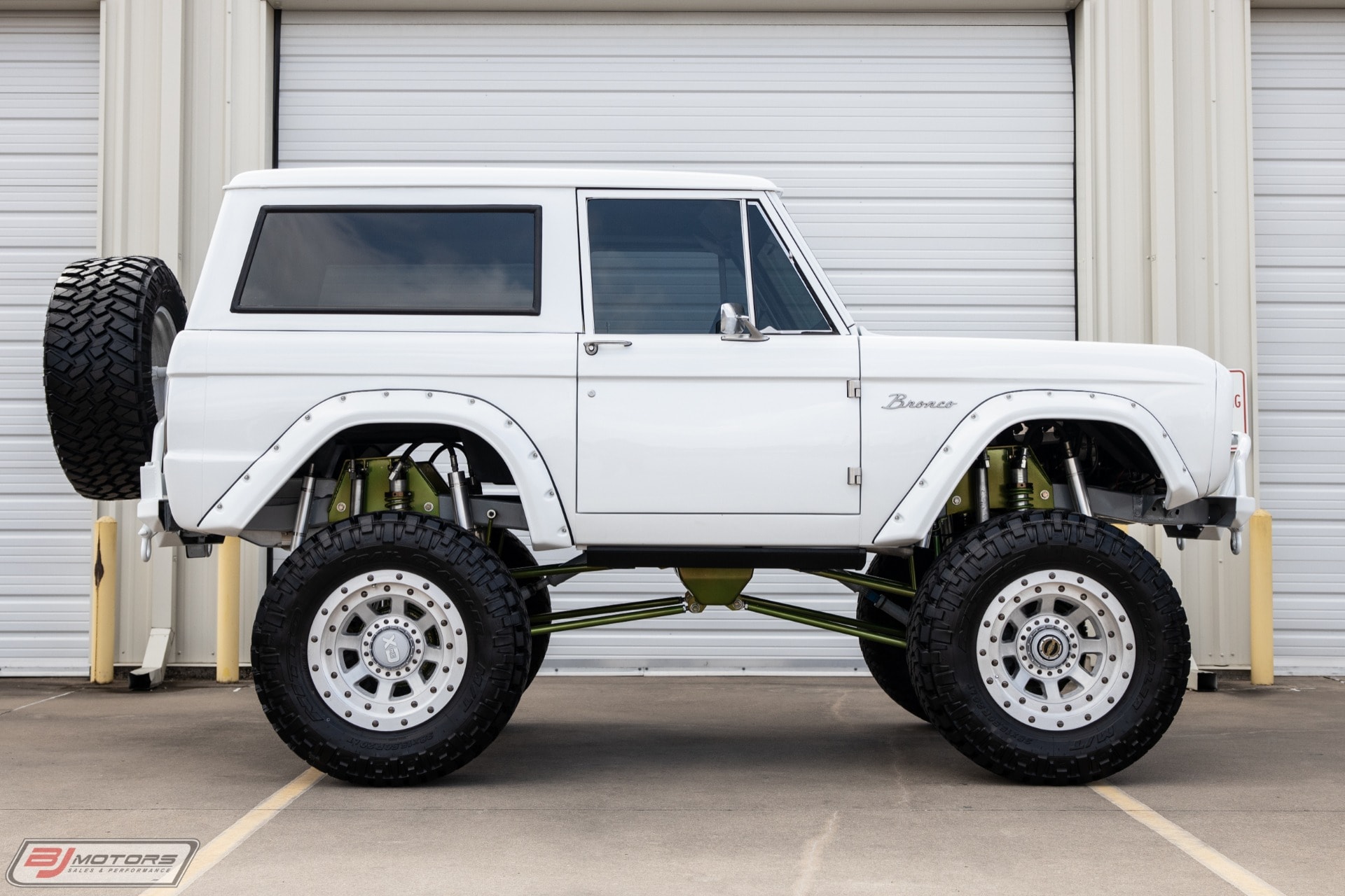 450hp 1973 Ford Bronco Restomod