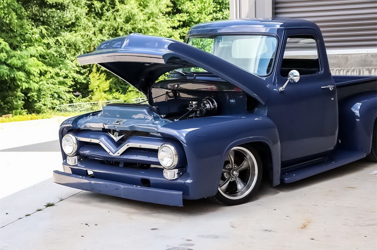 Coyote V8 1955 Ford F-100 Restomod