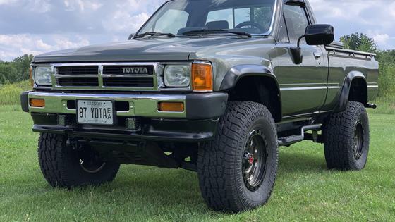 Modified 1987 Toyota Pickup 4×4