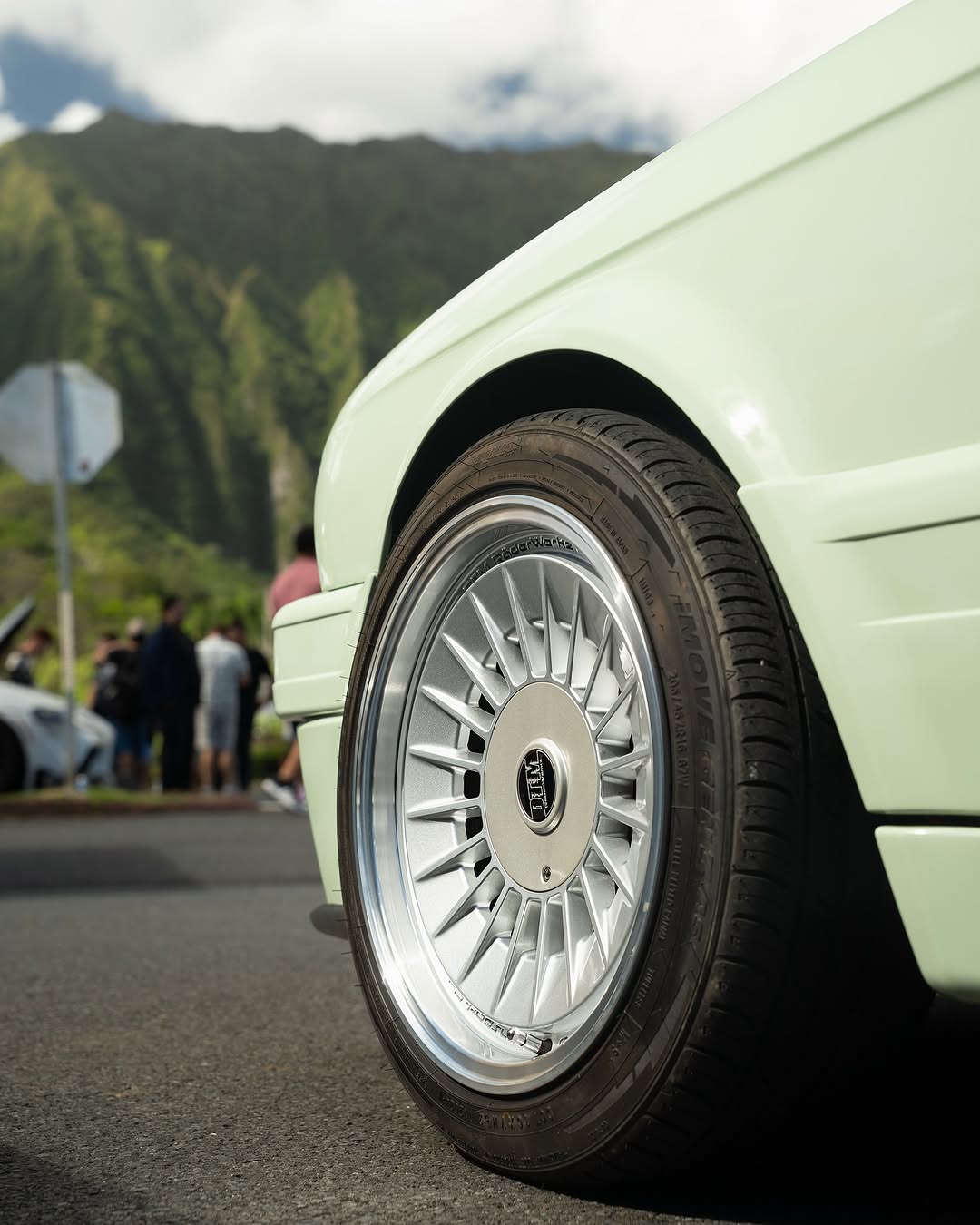 BMW E30 Hawaiian Mint
