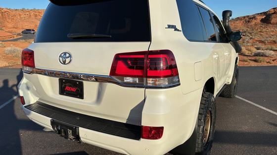 Modified 2020 Toyota Land Cruiser URJ200 Heritage Edition