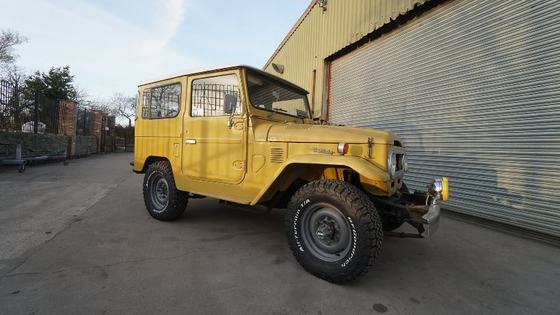 Lexus V8-Powered Toyota Land Cruiser FJ40 Restomod