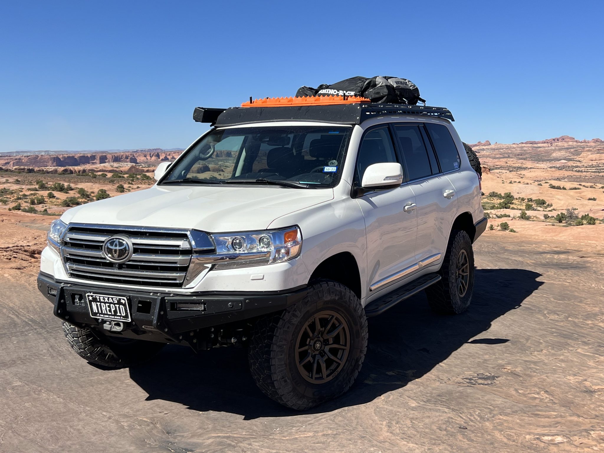 2016 Toyota Land Cruiser URJ200 by DesertFox227