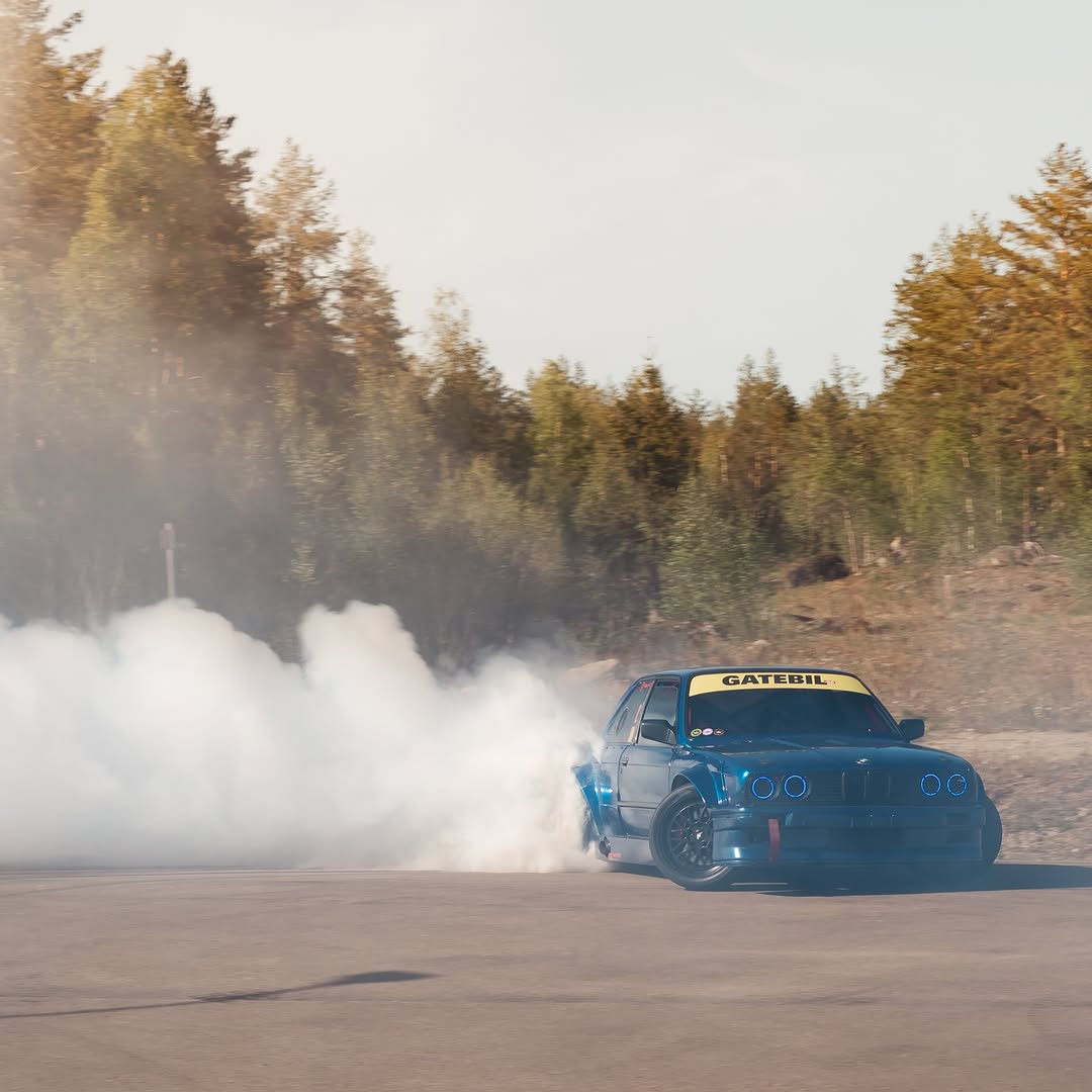 Liam Kling's BMW E30 Drift Build