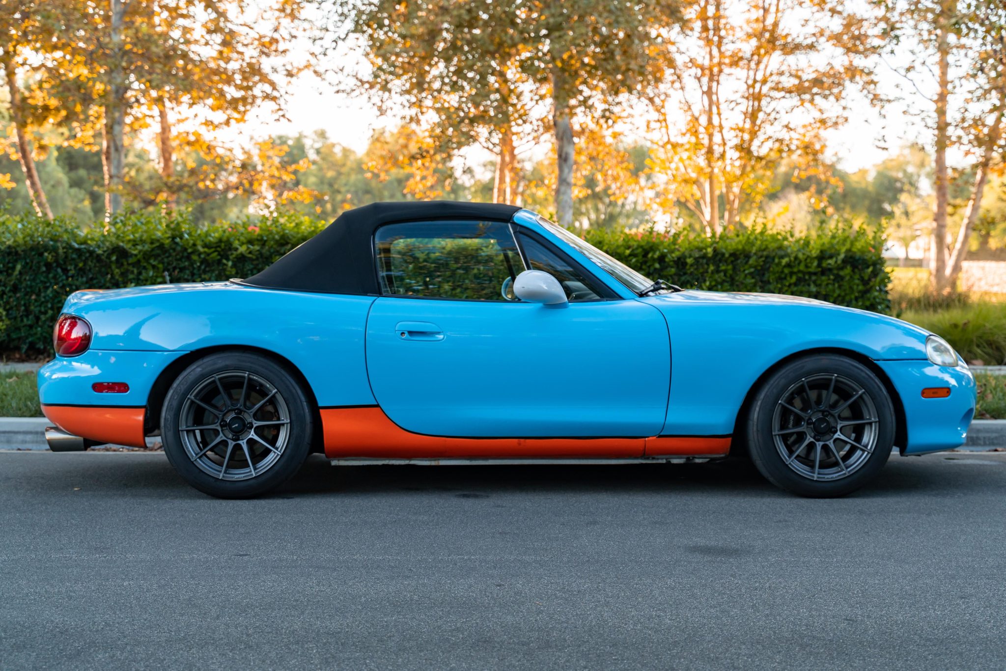 Modified 2004 Mazda MX-5 Miata with Upgraded Valvetrain