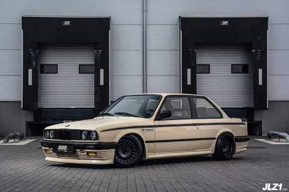 BMW E30 with BBS Body Kit
