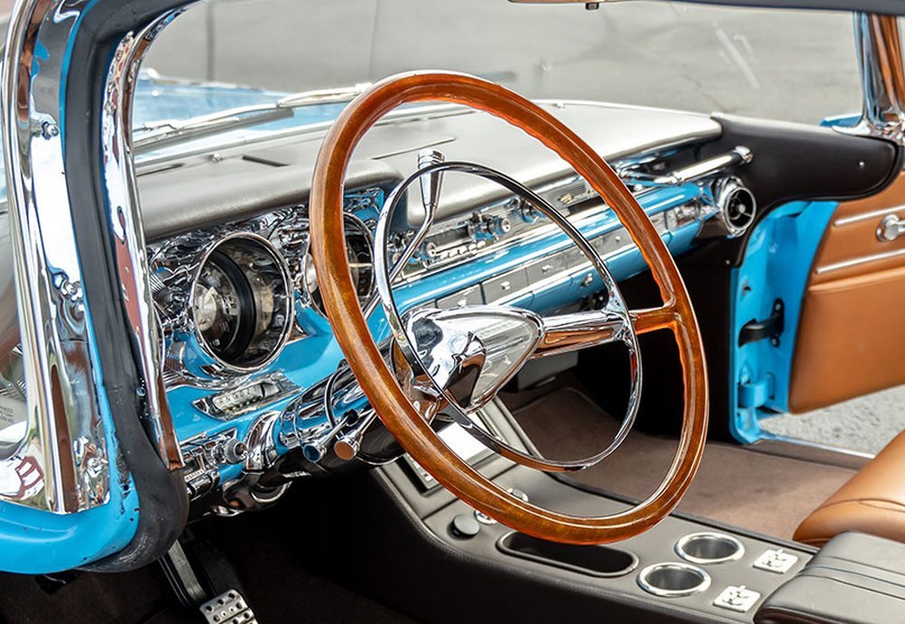 1959 Pontiac Bonneville Restomod in Riviera Blue