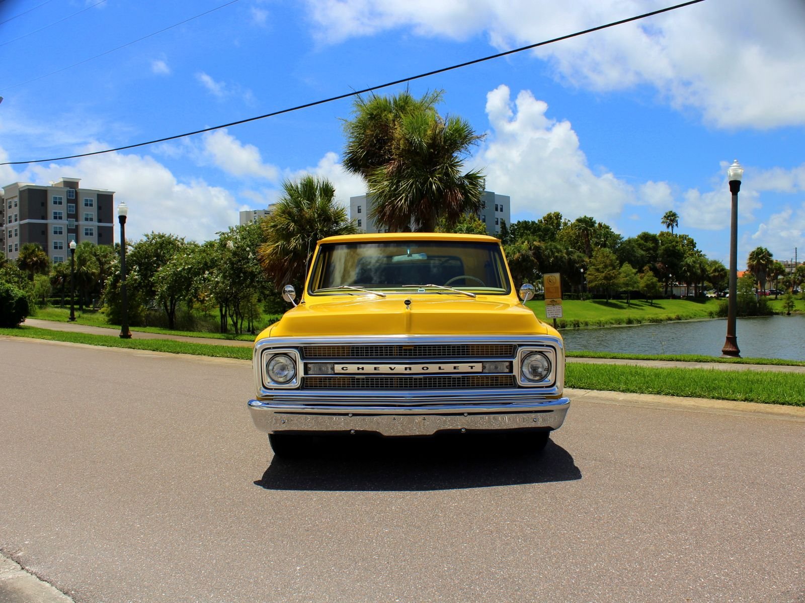 454ci V8 1969 Chevrolet C10 Restomod