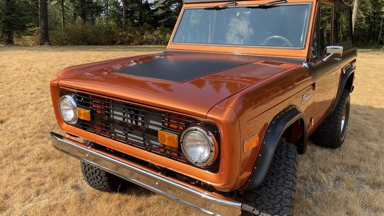 Modified 1975 Ford Bronco 5-Speed