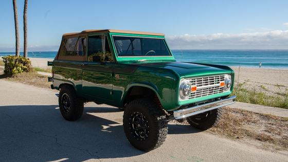 Modified 1977 Ford Bronco with 302ci V8