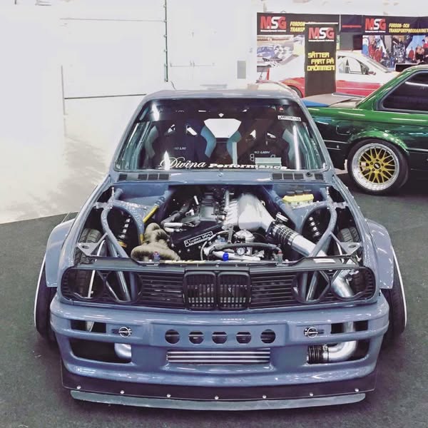 Dirty Thirty BMW E30 Drift Build by Daniel Lavman