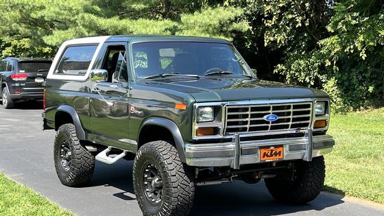 Modified 1986 Ford Bronco V8 4×4