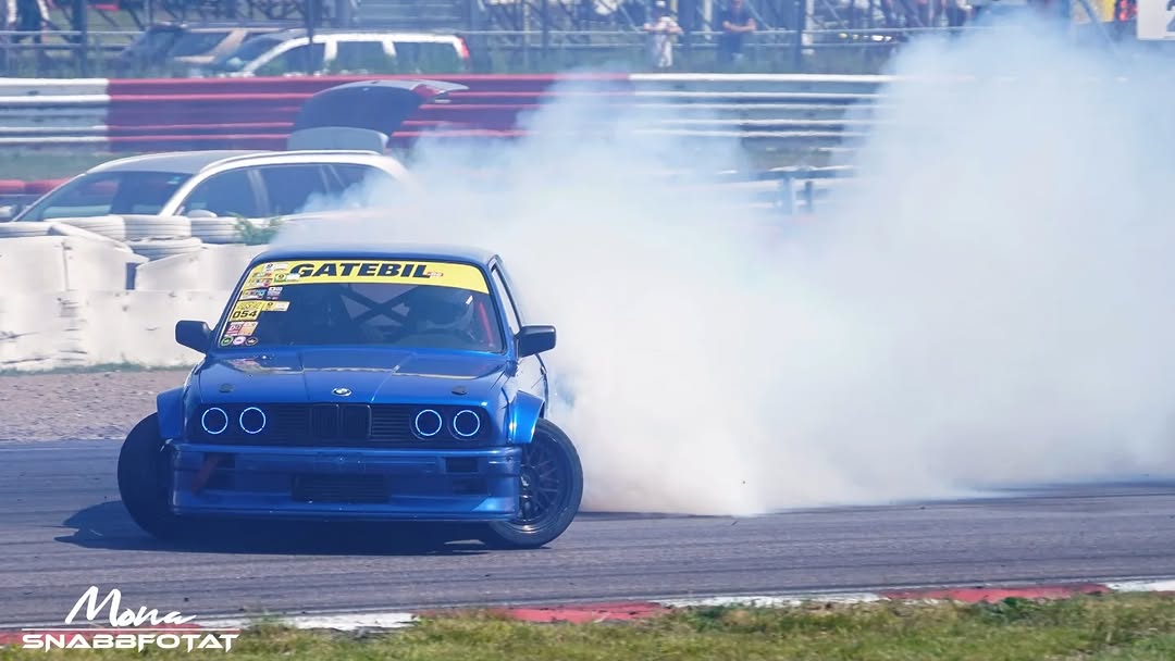 Liam Kling's BMW E30 Drift Build