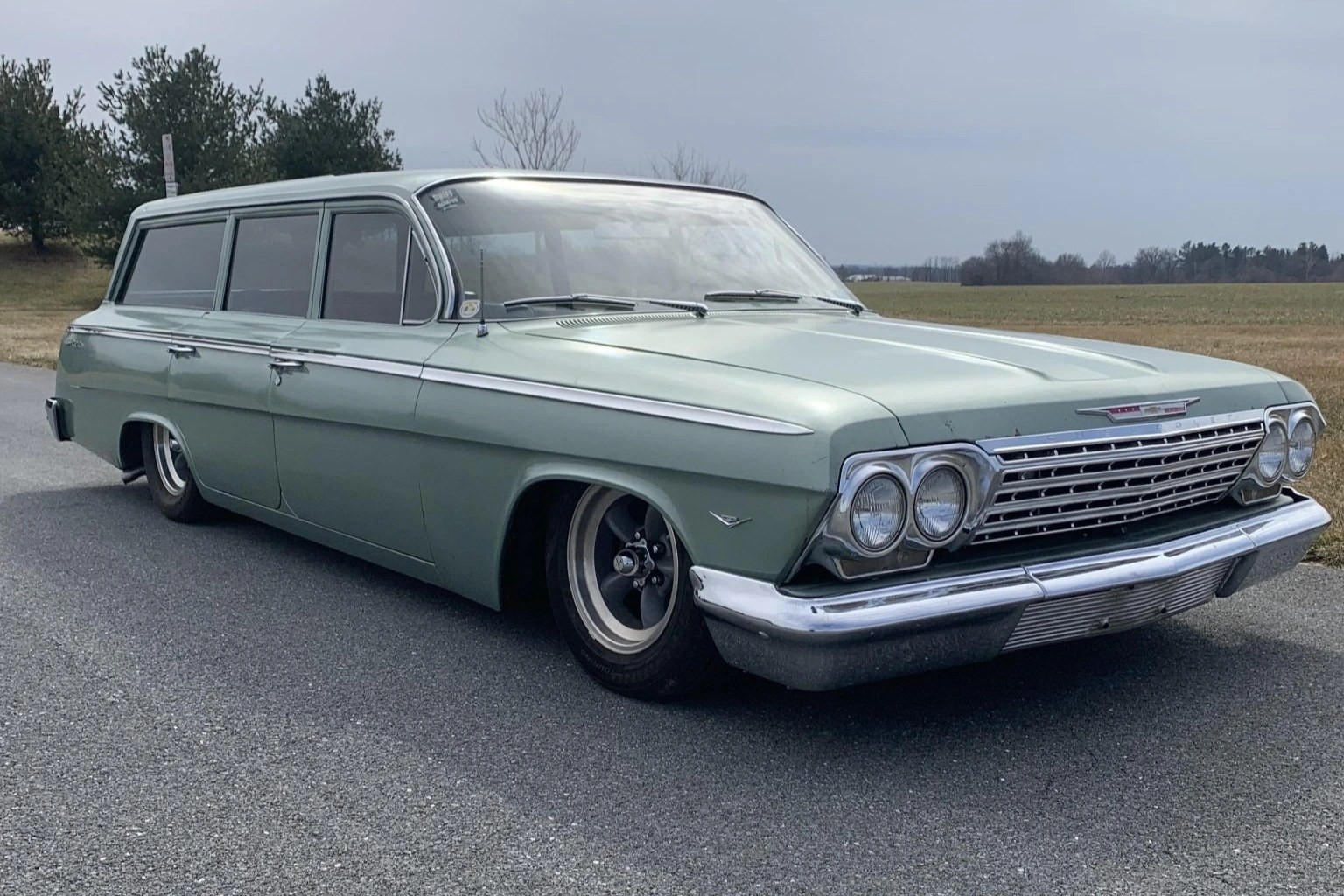 350-Swapped 1962 Chevrolet Bel Air Sleeper Wagon
