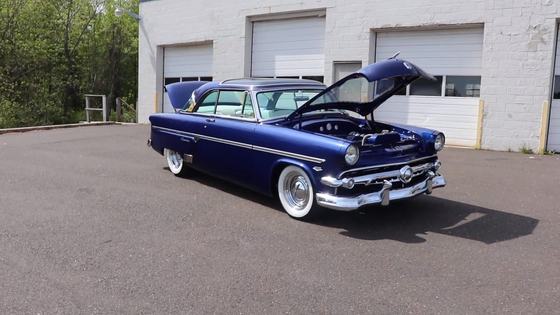 5.0 HO V8-Powered 1954 Ford Crestline Skyliner