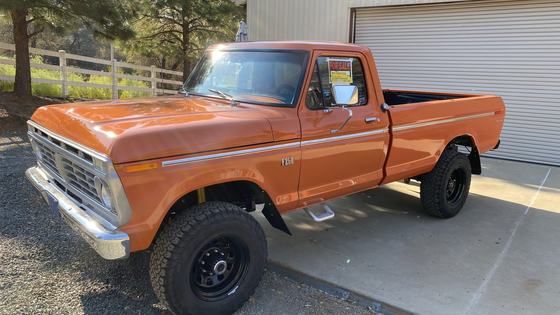 1974 Ford F-250 Custom 4×4 by Surfwatch