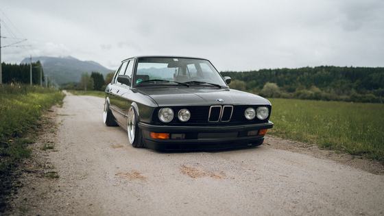 1987 BMW E28 520i by Yannik Maier