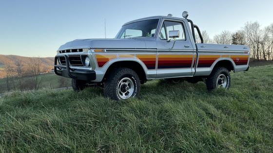 Modified 1976 Ford F-100 Ranger XLT 4×4