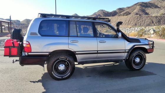 2000 Toyota Land Cruiser UZJ100