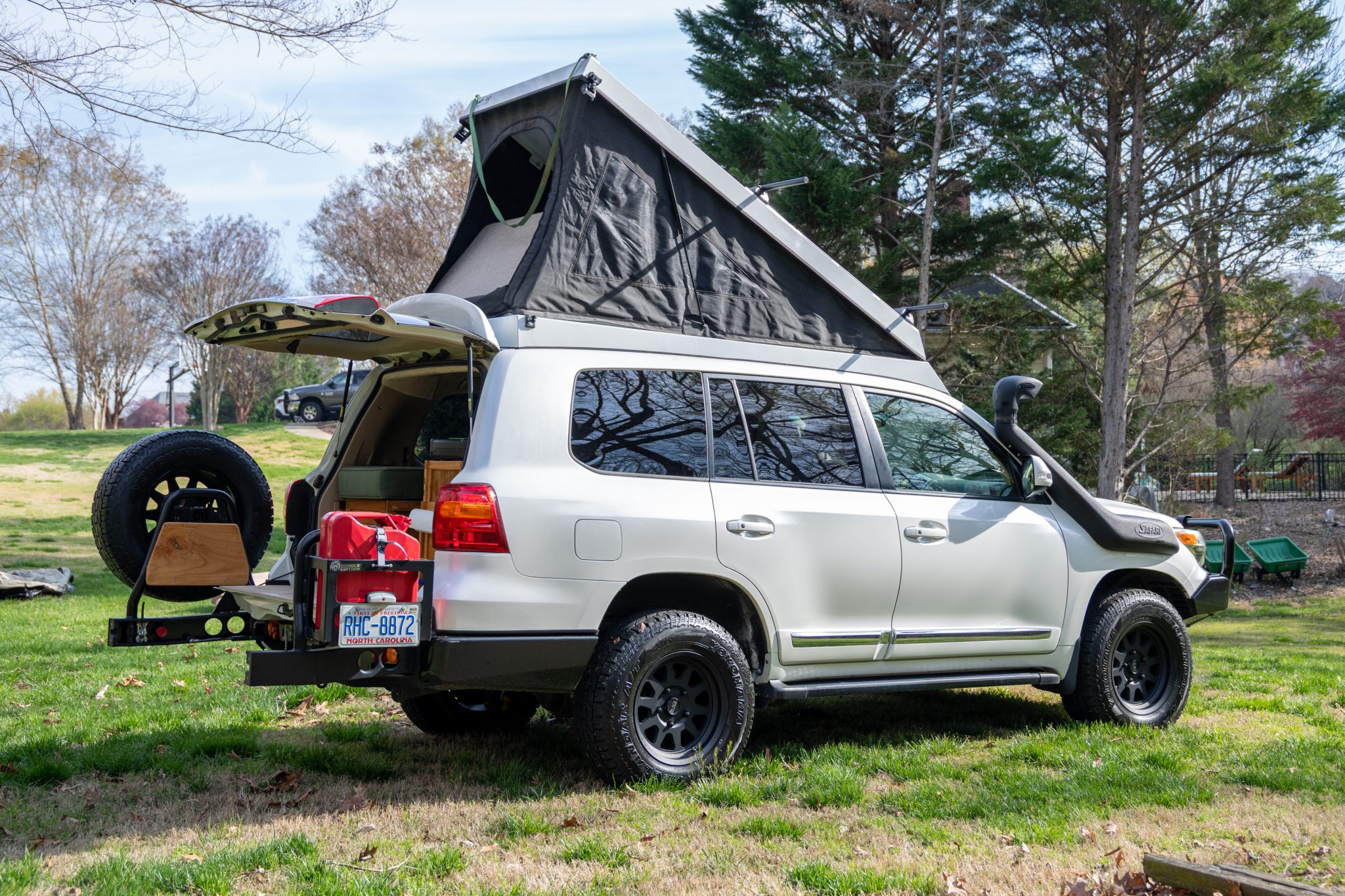 2014 Toyota Land Cruiser URJ200 Overland by WC54Fann