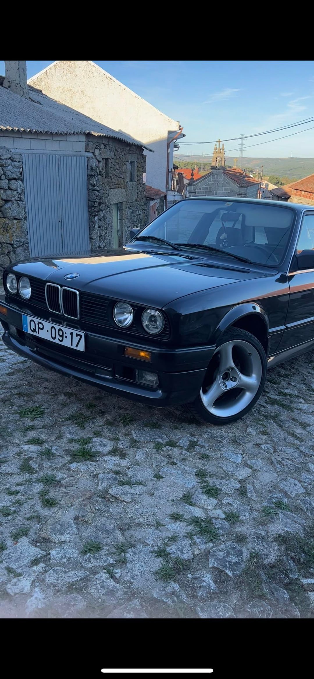 BMW E30 with Unique Trispoke Wheels